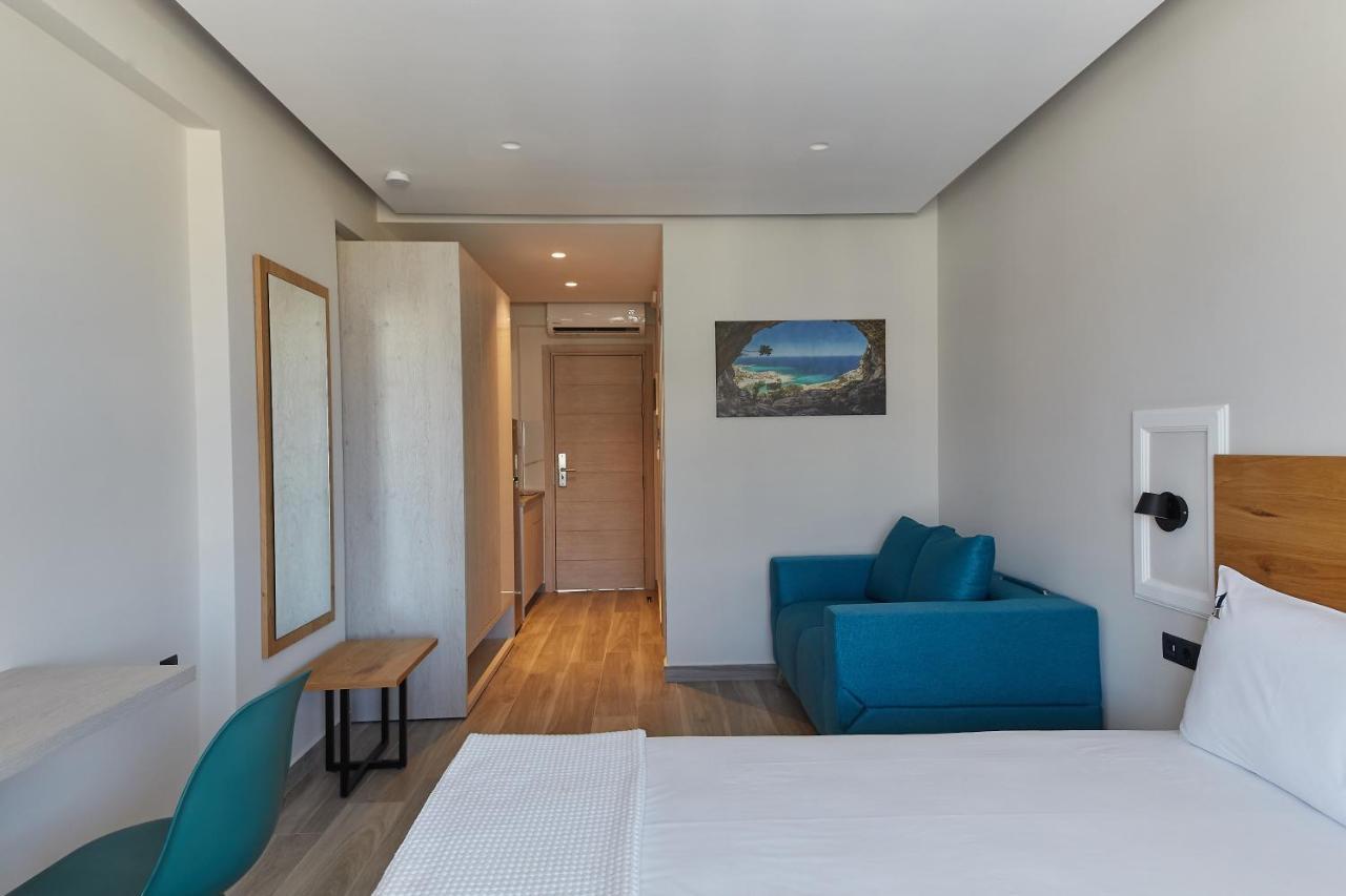Albatros Luxury Suites Nea Vrasna Exterior photo