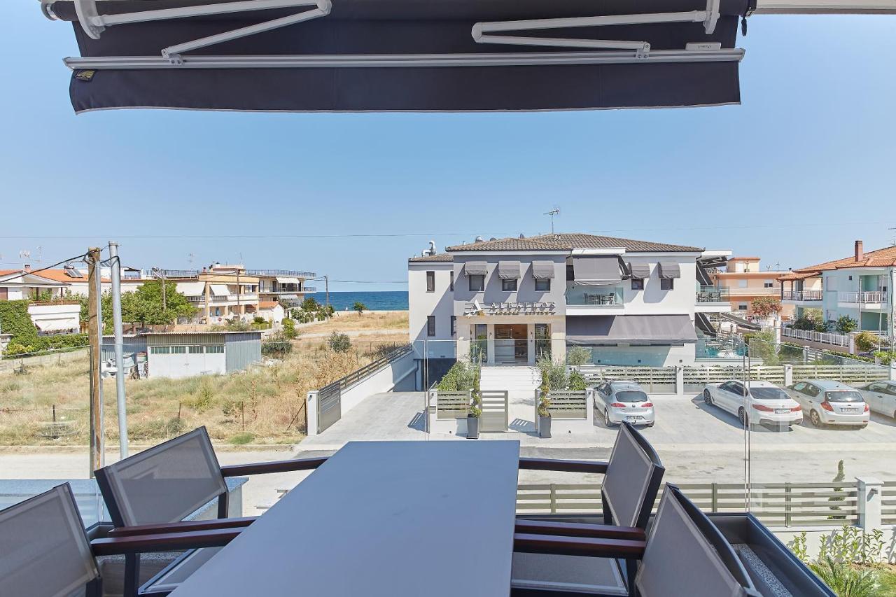 Albatros Luxury Suites Nea Vrasna Exterior photo