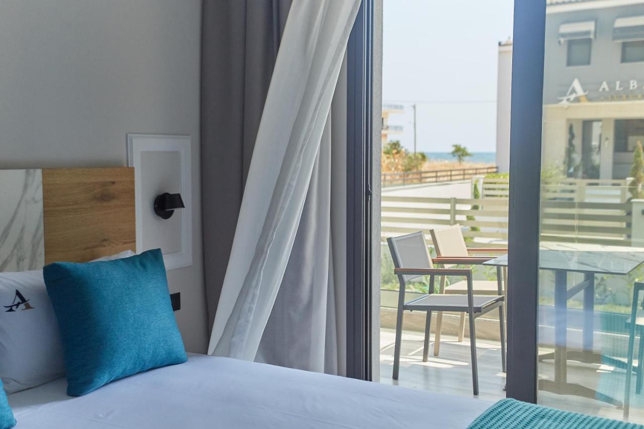Albatros Luxury Suites Nea Vrasna Exterior photo